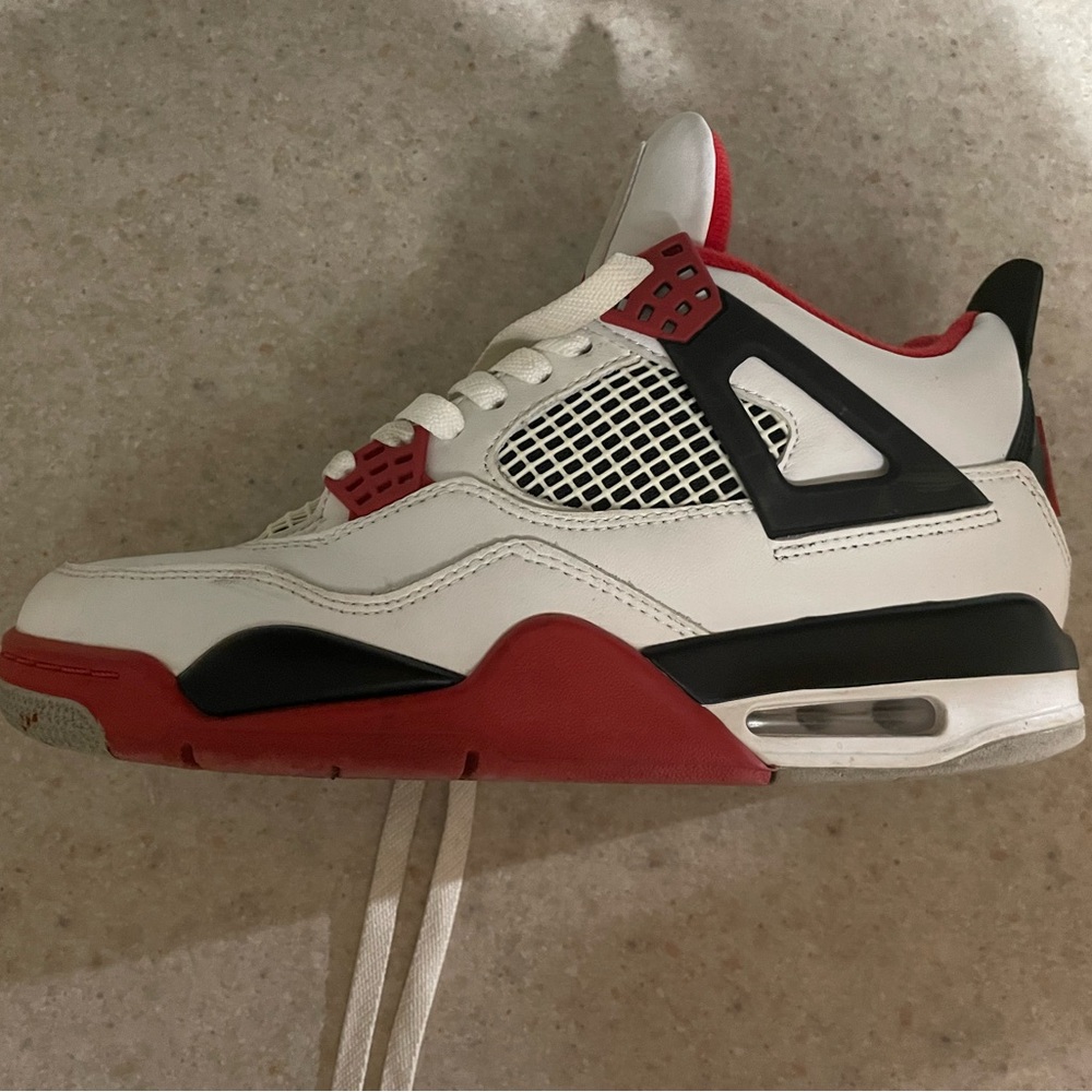 Jordan 4 “Fire Red”